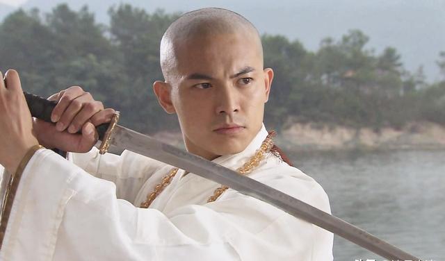 视觉盛宴！14位山东籍男星，个个是浓眉大眼、棱角分明的阳刚帅哥