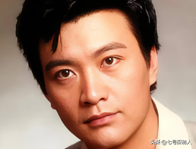 周里京一生清高不炒作，唯一心里过不去的坎，就是已故30年的妻子