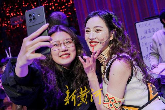 悬疑戏剧《切西娅》惊艳上演,泉城观众沉浸式体验“剧院版罗生门”