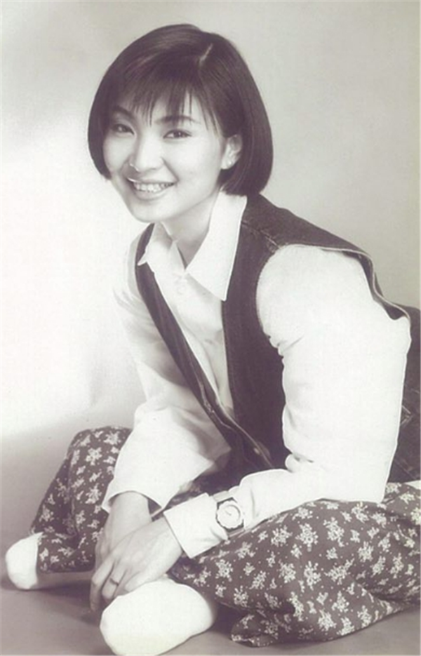 一首《常回家看看》火遍全国，23年过去了，陈红去哪了？