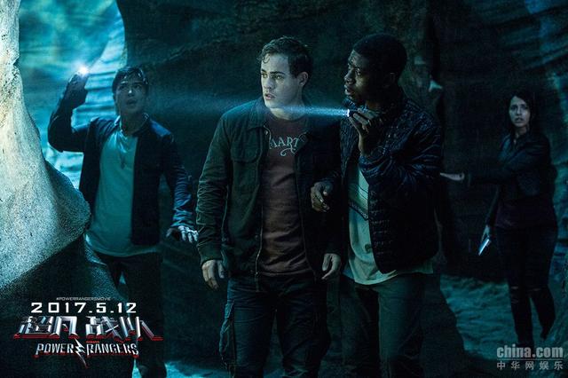 《超凡战队》“五色战士”版预告 大战在即变身出击