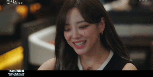 她替富二代闺蜜相亲，一顿狗血操作之后，却被财阀老板看上了