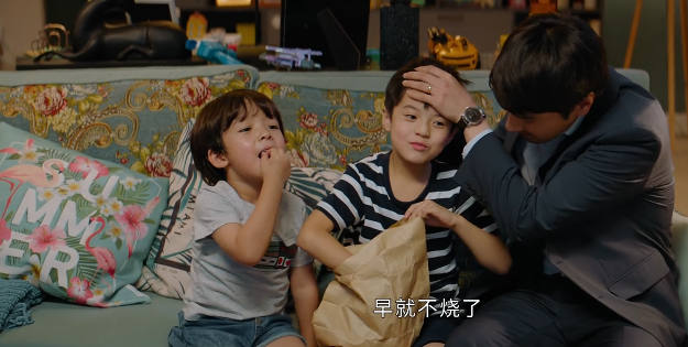 开豪车住豪宅，扒扒《平凡的荣耀》吴恪之年薪，难怪他不舍得辞职