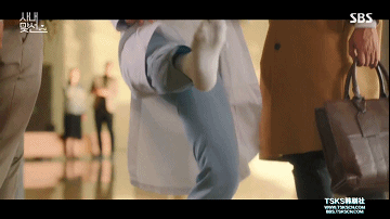 她替富二代闺蜜相亲，一顿狗血操作之后，却被财阀老板看上了