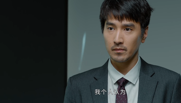 开豪车住豪宅，扒扒《平凡的荣耀》吴恪之年薪，难怪他不舍得辞职