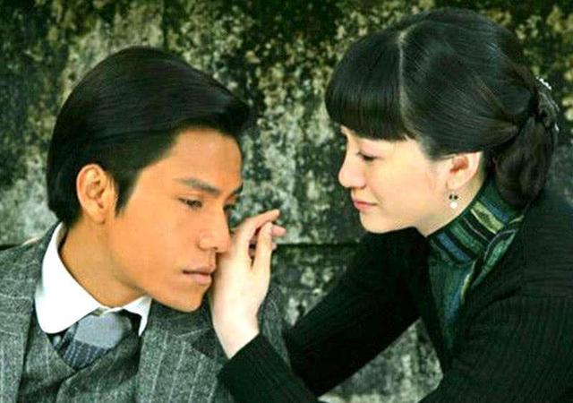 “苦情冷白皮”李小冉出道26年，14部经典窥见：容颜几变？