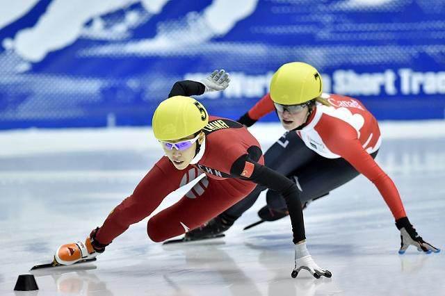 单反相机上的Av、Tv、P档都是干什么用的呢？