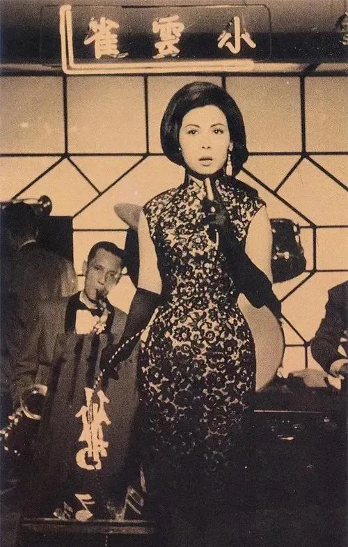 她是《不了情》的原唱,现在却用画笔找回那段旧时光