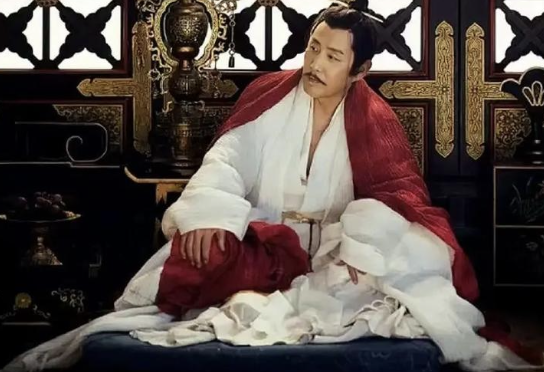 庆余年：二皇子的一生有多惨？被庆帝作磨刀石，谋反失败自尽而亡