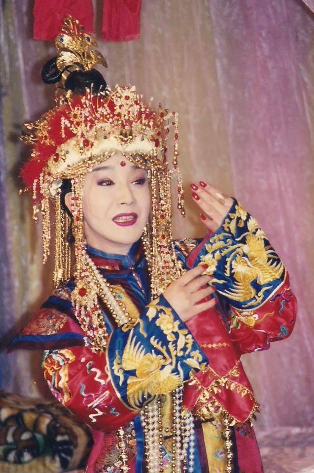 70岁台湾女星连明月病危，儿子决定捐肝救母，但存活率只有10%