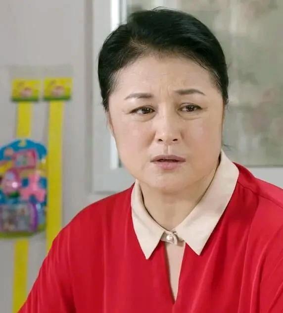 苦命的于月仙，长得漂亮却被父亲嫌弃，34岁才走红，50岁突然离世