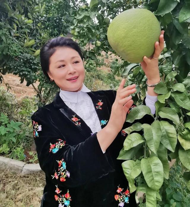 苦命的于月仙，长得漂亮却被父亲嫌弃，34岁才走红，50岁突然离世