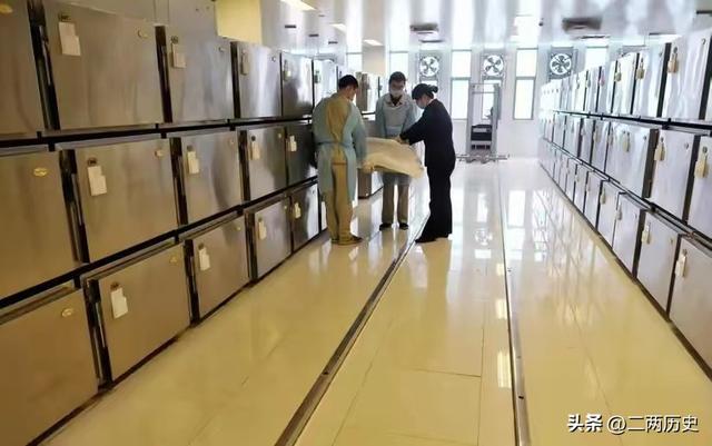 我，90后女生，在殡仪馆给死人化妆，印象最深的是第一次上岗