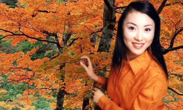 央视主持人梦桐：嫁给丈夫多年恩爱如初，如今48岁仍风韵犹存