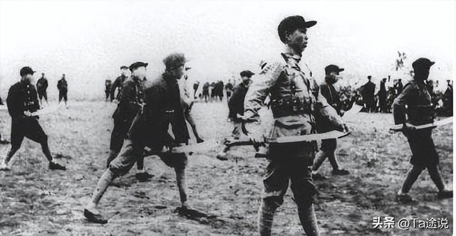 1997年，82岁抗战老兵“三婚”，领证时发现新娘竟是60年前的原配