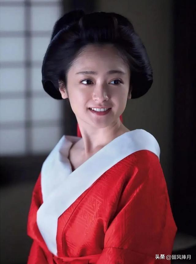 日本大尺度三级片”【花宵道中】女主的颜值身材谁不迷糊！