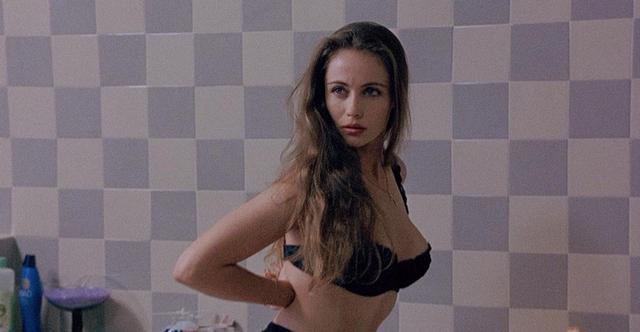 “美丽坏女人”艾曼纽为艺术献身的电影合集