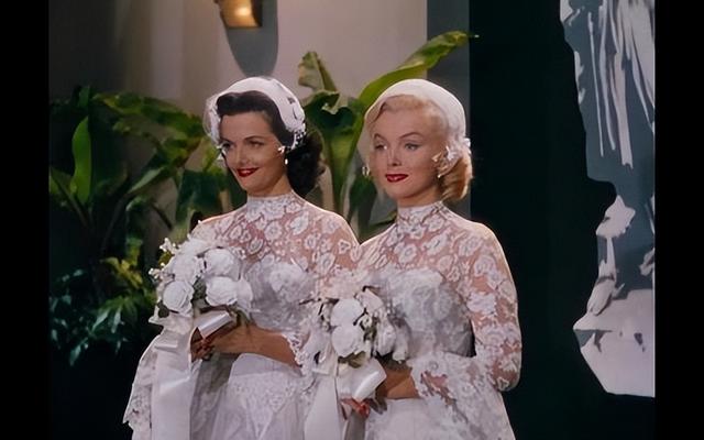 电影《绅士爱美人》：梦露和罗素携手带你领略音乐喜剧的无限魅力