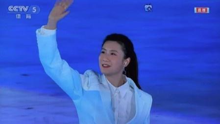 丁宁:很荣幸能在自己的家乡作为亚冬会开幕式的执旗手之一