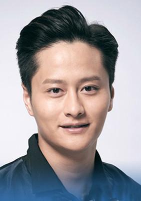 新剧中与搭档有床上亲热戏 香港女演员直言导演老公什么都可接受