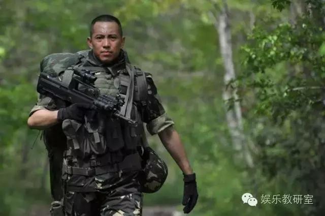 中专毕业后一剧成名，拍戏受伤患抑郁，今成荧屏硬汉却不红