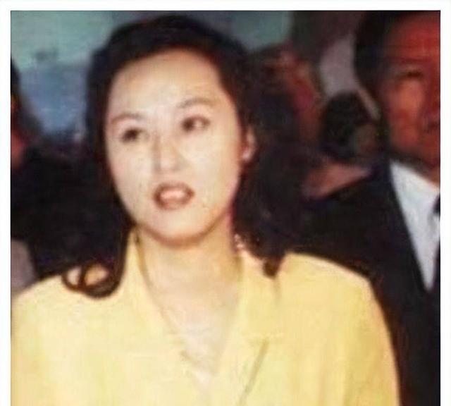 陈丽华遗嘱曝光，180亿留给迟重瑞引热议！“唐僧”成最大赢家？