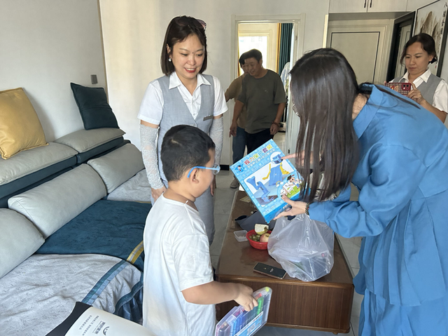 河北保定高新区：哈罗城社区深入困难学生家庭 开展暖心帮扶