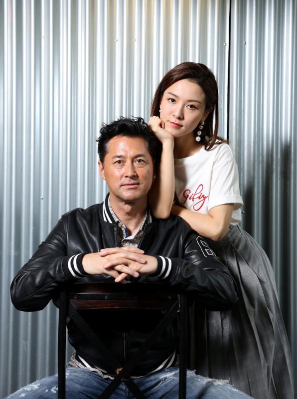 新剧中与搭档有床上亲热戏 香港女演员直言导演老公什么都可接受