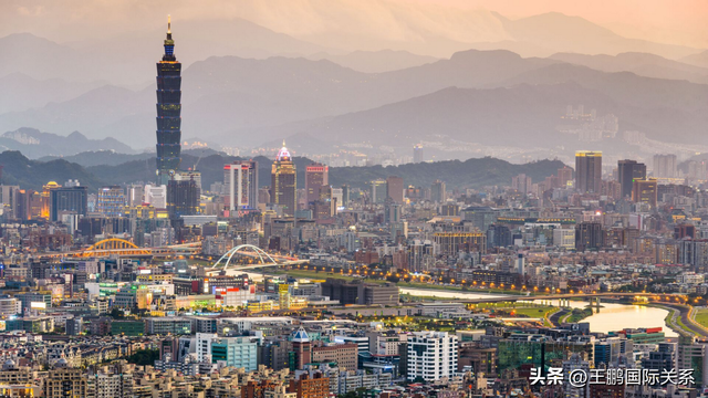 48小时内,中方对美发起两波反制,与此同时 王毅给赖清德上了一课