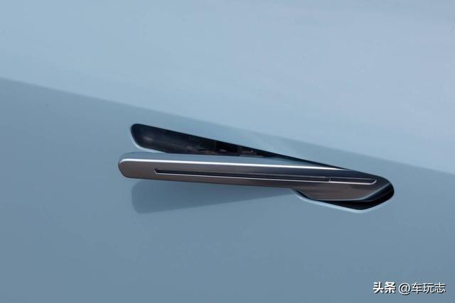 2024款凯迪拉克锐歌Lyriq评测:美观豪华,质感欠佳