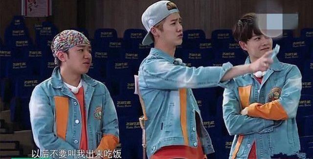 鹿晗与迪丽热巴私下聚餐的画面终于被网友拍到了