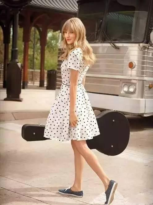 “一脱成名”的她猛料太多，但我关心的却不是这个...