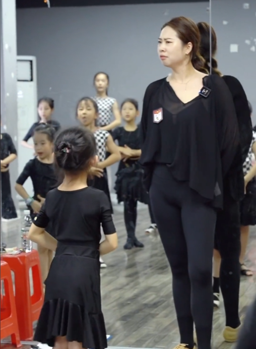 全网最火“拉丁舞老师”：授课风格太激情，上课堪比“洗脑”现场