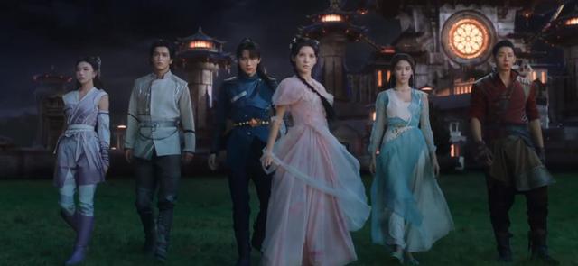 斗罗大陆2：真人版官宣，张予曦小舞穿吊带裙，朱竹清好漂亮！