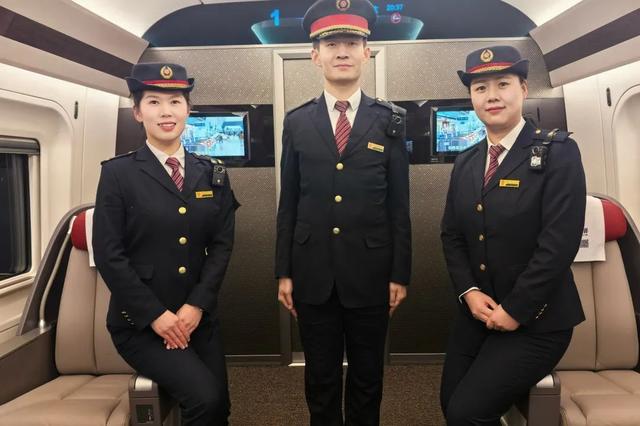 这个乘务组“颜值”“能力”与“服务”齐飞！