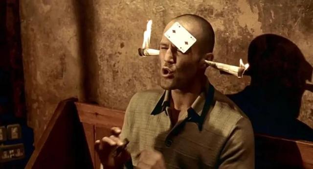 拍西装暴徒，还得看这位「鬼才」导演