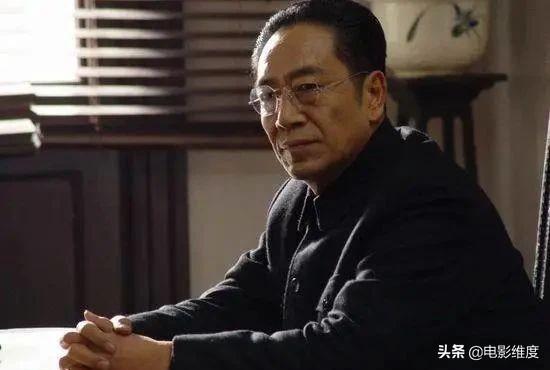 风流的王奎荣：与原配离婚，二婚娶小37岁娇妻，如今家庭很幸福