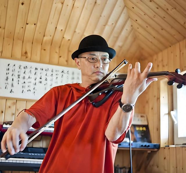 “情歌王子”吴涤清:曾红极一时,现状如何?