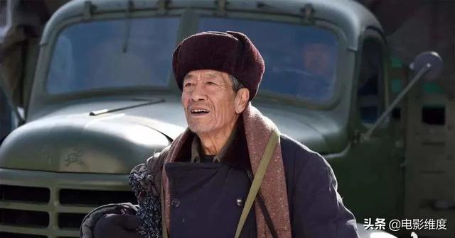 风流的王奎荣：与原配离婚，二婚娶小37岁娇妻，如今家庭很幸福