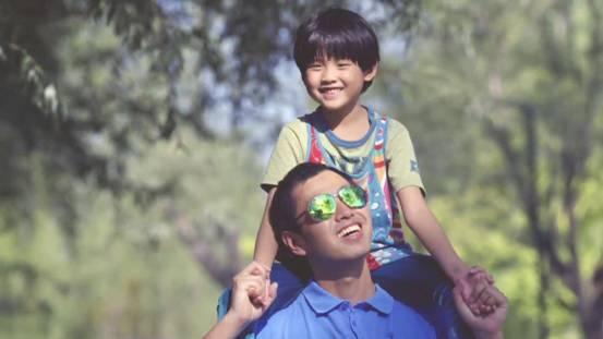 节目上“微观辨水”的王昱珩，协助警方成功破案，后来怎样了？