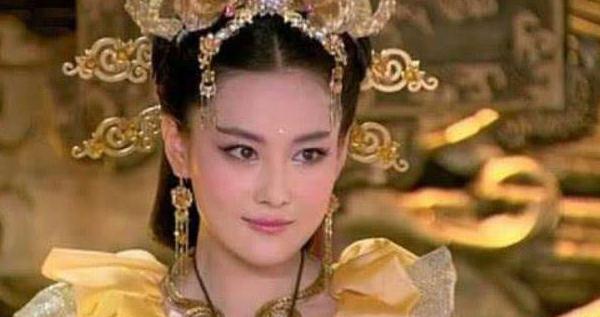 王丽坤不够媚,张馨予不够气质,她才是网友呼声最高的“苏妲己”