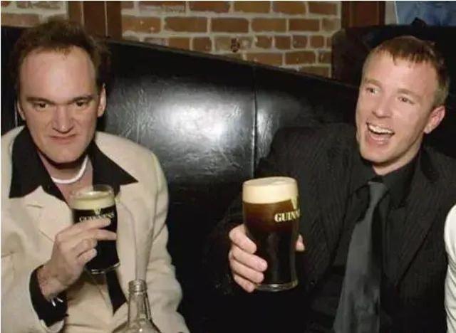 拍西装暴徒，还得看这位「鬼才」导演