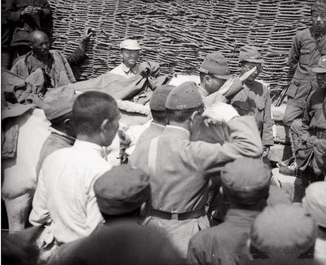 2016年,96岁日本人来中国,身带“解放军”勋章:我是八路军战士