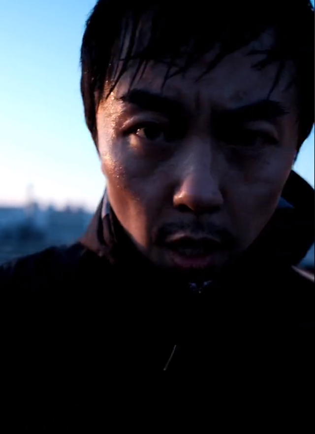 知名童星谢苗近况,为新戏疯狂健身,满头大汗胡子拉碴男人味足