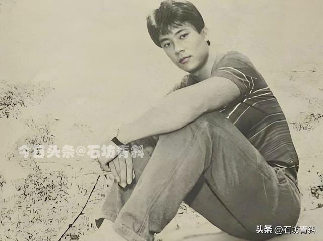 新加坡初代偶像王玉清,反复回电视台,离婚三次,两个孩子的爹