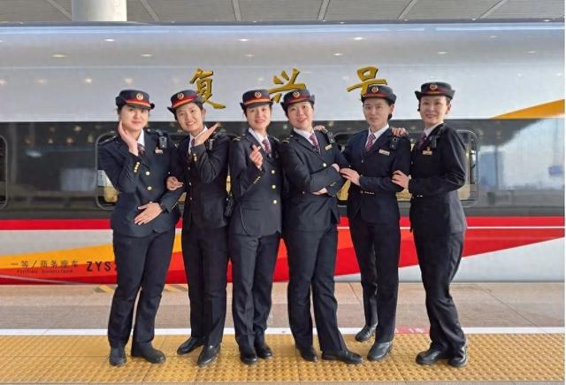 这个乘务组“颜值”“能力”与“服务”齐飞！