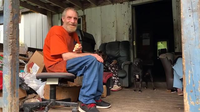 美国家族乱伦三代：近亲结合导致后代残障，无法说话只能犬吠