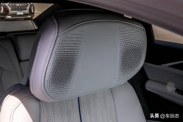 2024款凯迪拉克锐歌Lyriq评测:美观豪华,质感欠佳