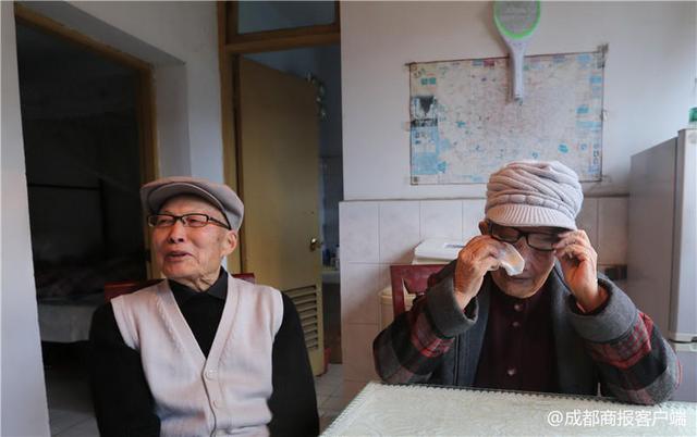 视频|超有爱!成都女孩给8旬爷爷奶奶拍迟到66年的婚纱照