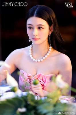 沈月是邱淑贞亲生的吗(邱淑贞长女-沈月)